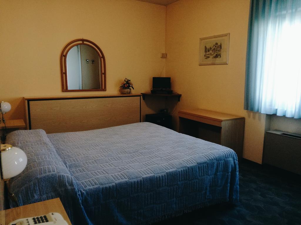Hotel Astoria Altopascio Exterior photo